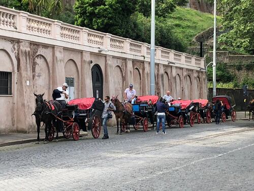 La marcia delle botticelle punta sul Campidoglio