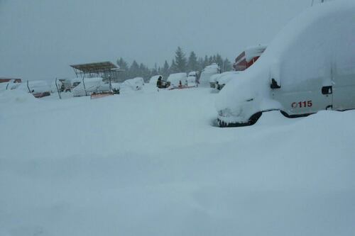 Terremoto e neve, mix infernale. Centro Italia in ginocchioUn morto nel Teramano, un disperso a L'Aquila