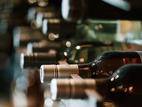 Etichette sanitarie sul vino, in Irlanda è legge (con il placet Ue). L'Italia annuncia battaglia