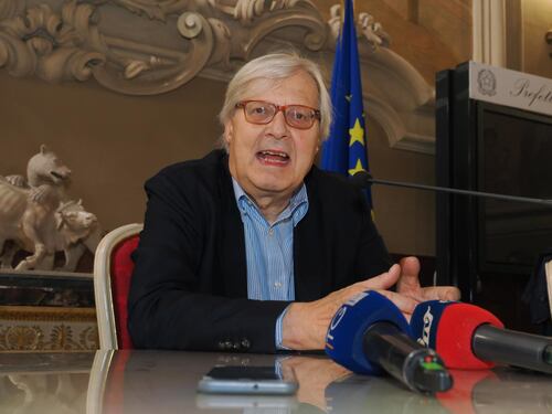 Caso Morgan, Sgarbi a valanga su Fedez: "Cosa farebbe senza Ferragni"