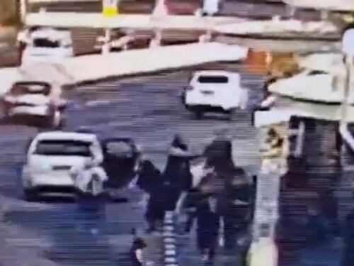 Gerusalemme, terroristi aprono il fuoco a una fermata dell'autobus: 2 vittime
