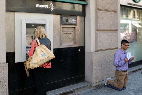 Bancomat, ecco come clonano la carta. Decine di casi a Roma