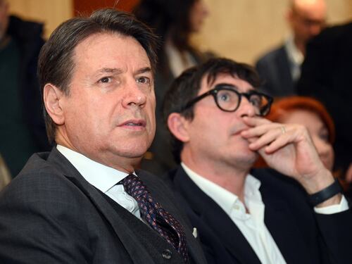 Referendum, i sondaggi che terrorizzano la sinistra. Ed è guerra di ricorsi