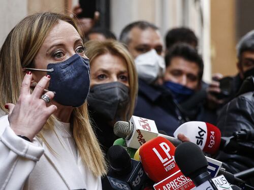 "Non posso crederci", Meloni spiazzata da Salvini su Mattarella