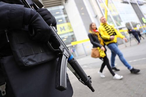 Nessun legame tra l'islamico arrestato e le bombe sul bus del Borussia Dortmund