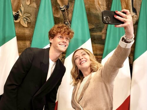 Sinner, "l'Italia che ci piace". Meloni lo accoglie a Palazzo Chigi con un video