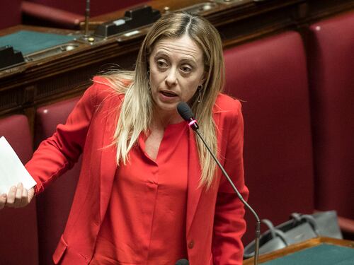 Giorgia Meloni incalza il governo: diamo i soldi a chi non licenzia