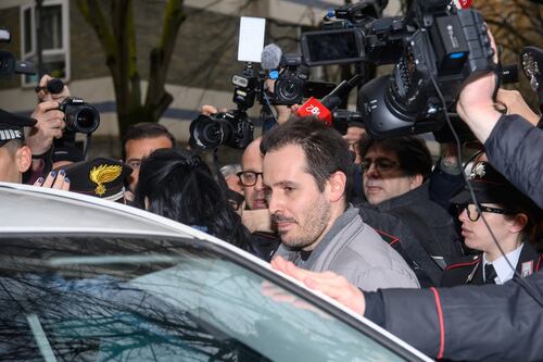 Garlasco, blitz dei carabinieri a casa di Sempio: cosa sequestrano