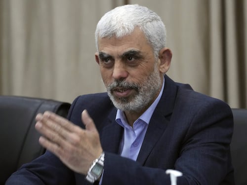 Hamas, Sinwar è ancora vivo e il vero obiettivo è la guerra regionale. La soffiata