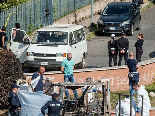 Rogo nel camper a Centocelle, le sorelline rom arse vive