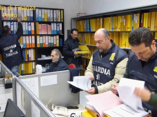 Fatture milionarie false, 17 imprenditori arrestati dalla finanza di Prato