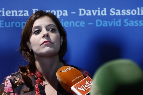 Torino, Ilaria Salis ribalta la realtà: “Gravi abusi della polizia”