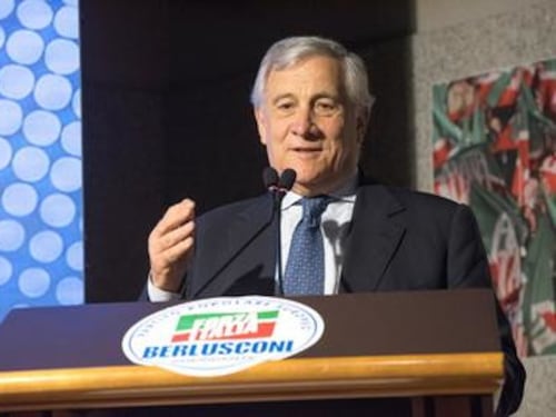 Tajani contro Conte: "Noi mai andati da Trump in ginocchio a farci chiamare Giuseppi"