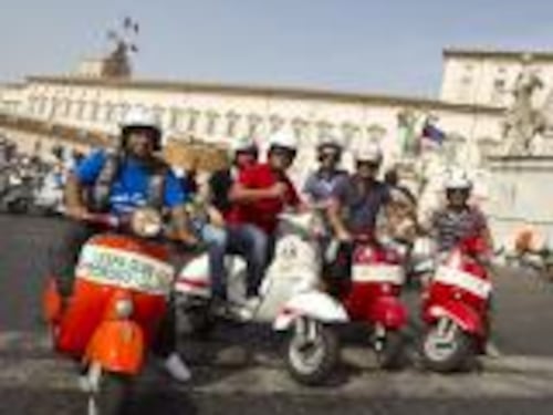 Roma, primo raduno internazionale della Vespa