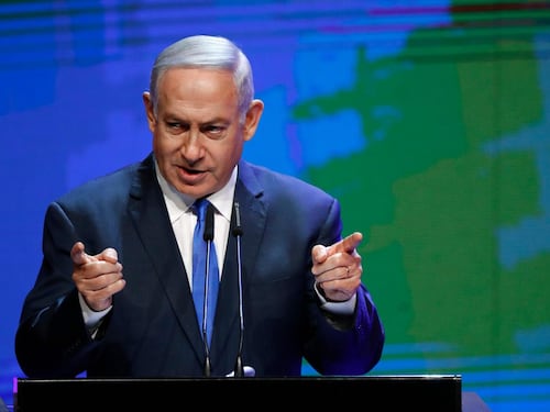 Israele-Onu, giallo sull'accordo migranti: trasferimenti anche in Italia. Ma la Farnesina nega