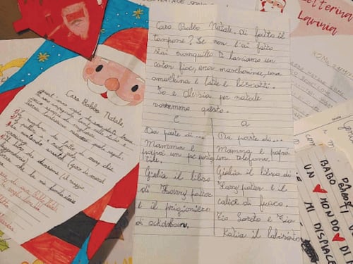 Il Covid finisce pure nelle letterine di Natale dei bambini: "Caro Babbo, hai fatto il tampone?"