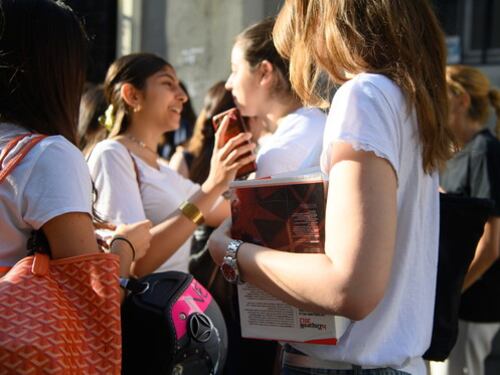 Brescia, fa scena muta all'orale. La sparata: "Atto di dissidenza contro il governo"