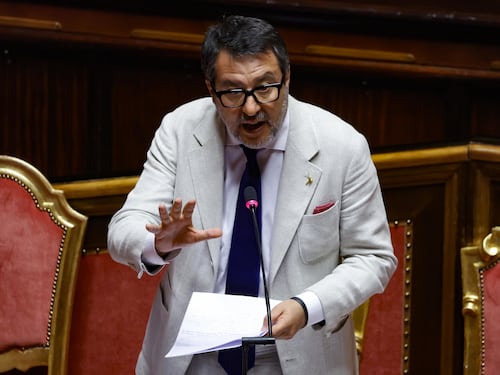 Modena, Salvini tuona: “L’aggressore scriveva ‘bastardi cristiani’ e inneggiava ad Allah”