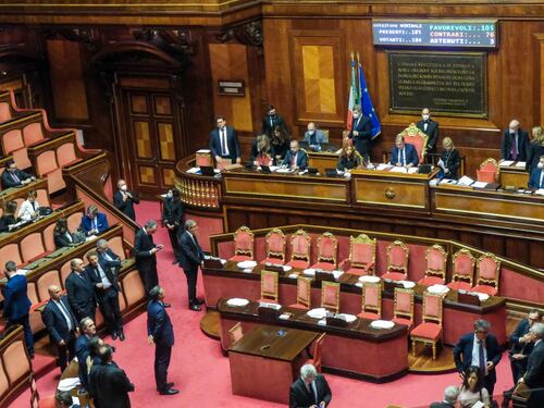 Decreto rave, le opposizioni tentano l’ostruzionismo. Il governo pone la fiducia