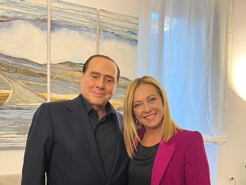 Meloni-Berlusconi: uniti al Quirinale. Il centrodestra ricuce lo strappo