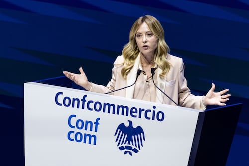 Taglio delle tasse, asse governo-imprese: Meloni rilancia la sfida fiscale per il ceto medio