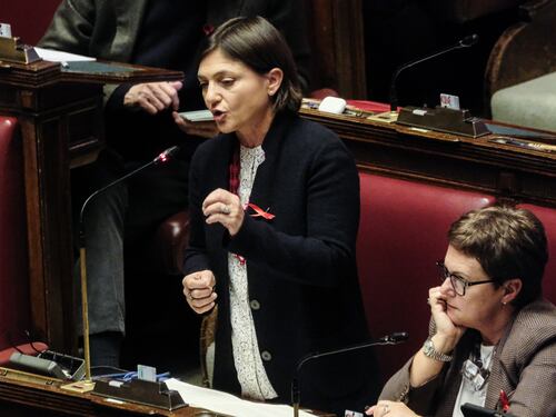 Terrorismo, Serracchiani rompe il silenzio del Pd: "Sosteniamo lavoro, giustizia e polizia"