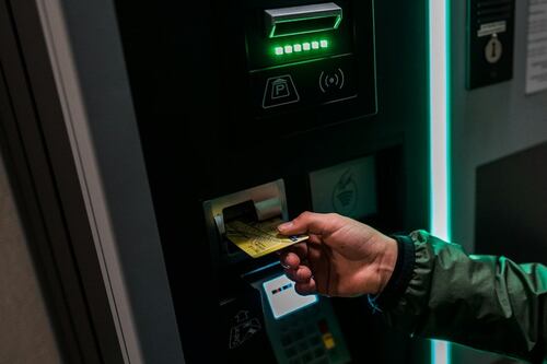 Conti correnti spiati, caccia ai possibili complici. "I dati dovevano restare segreti"
