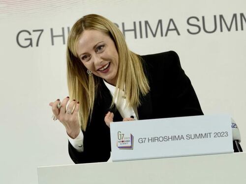 Le Figaro incorona Meloni: nemmeno un errore. E la sinistra impazzisce