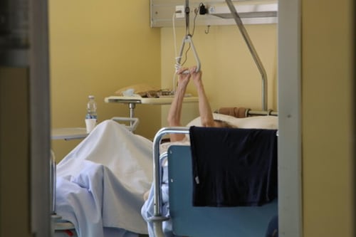 Grottaferrata, anziani legati e insultati nella Rsa. Ugl Salute ai giudici: "Tolleranza zero e sanzioni esemplari"
