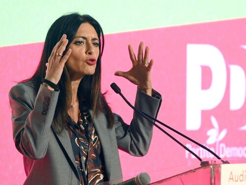 Picierno aderisce a Renew e ufficializza il nuovo asse con Macron: il partito di Gozi e il piano per indebolire il Pd di Elly
