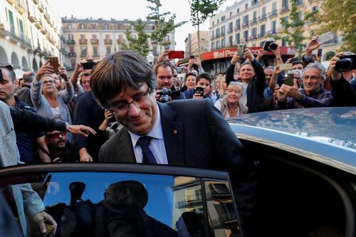 Catalogna, Puigdemont incriminato per ribellione. Ma lui e i suoi ministri sono già in Belgio