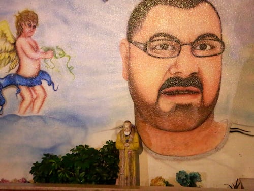 Nella notte la Raggi cancella i murales di Cordaro e Moccia