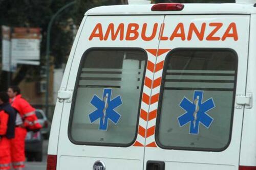 Schianto sull'Appia, motociclista muore sotto le ruote di un camion