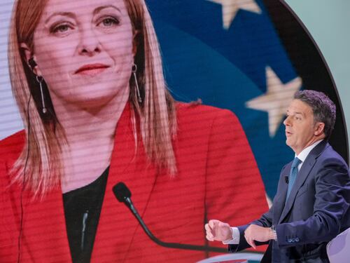 Governo, Renzi spegne i sogni della sinistra: “Meloni è solida, resta fino al 2027”
