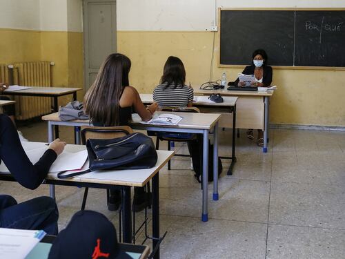 Non lasciateci soli, i presidi lanciano l'allarme sul green pass a scuola