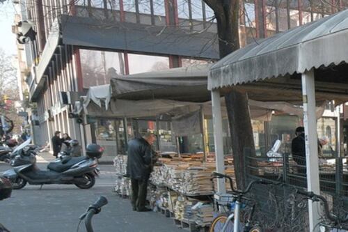 Roghi al Flaminio e Ponte Milvio, arrestato il "piromane seriale". Aveva distrutto anche la 'bancarella del Professore'