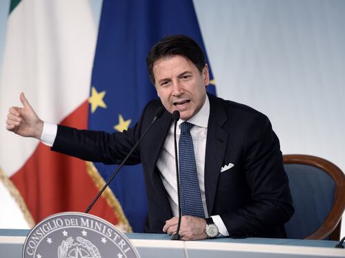 Via la scuola dalla riforma delle autonomie. La Lega cede al MoVimento 5 Stelle