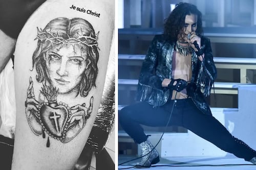 "Je suis Christ". Damiano David dei Maneskin sotto accusa per il nuovo tatuaggio "blasfemo"