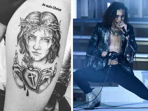 "Je suis Christ". Damiano David dei Maneskin sotto accusa per il nuovo tatuaggio "blasfemo"