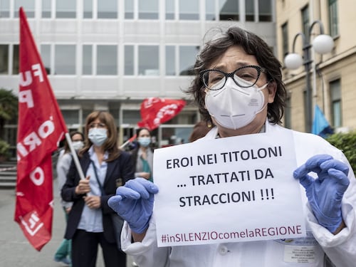 Roma, caos ospedali: medici stangati dopo l'emergenza coronavirus. Altro che eroi