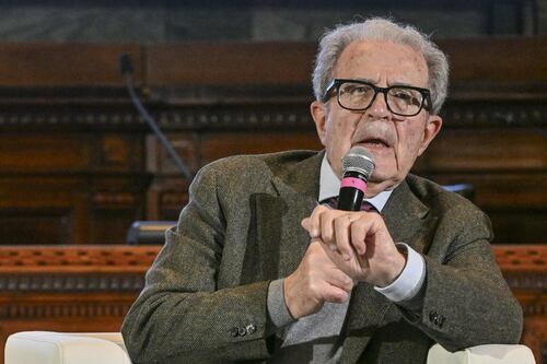 Prodi detta la linea a Schlein e Conte, nel centrosinistra è già caos primarie