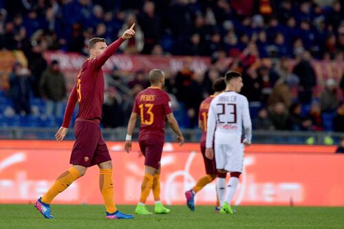 Roma bella e spietata, poker al Torino. E Spalletti riapre il caso Totti