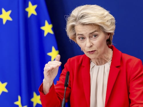 Ue, von der Leyen diventa ProPal con le sanzioni a Israele. E salva gli amici Sanchez e Macron