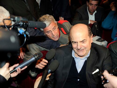 La coltellata di Bersani a Renzi: si allea col suo peggior nemico
