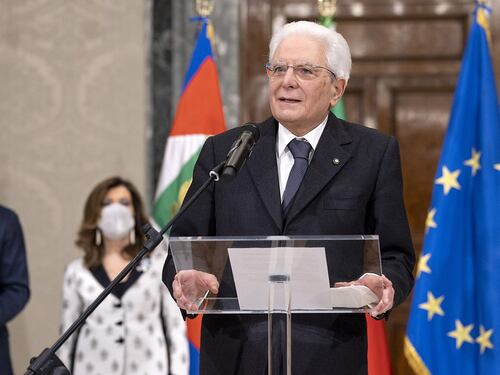 Mattarella ringrazia gli italiani sui social per l'affetto (e le critiche)