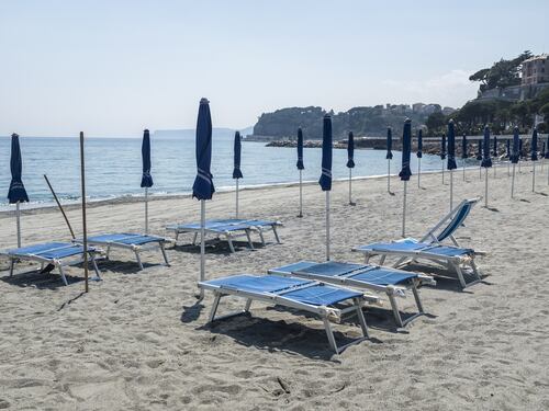 La Corte di giustizia europea salva i balneari solo a metà