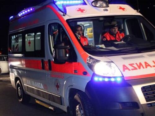 Neonato morto dopo circoncisione in casa. Arrestati madre, nonna e "santone"