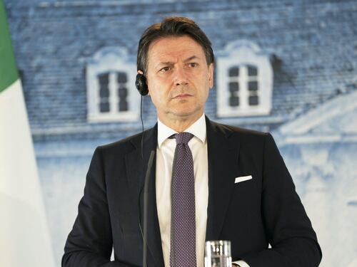 Governo spaccato, è guerra sulle autostrade: il cdm slitta in notturna