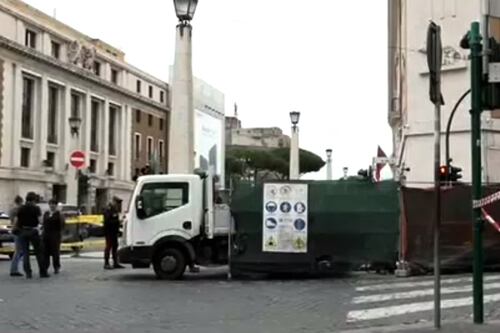 "C'è una bomba nella banca", falso allarme a San Pietro