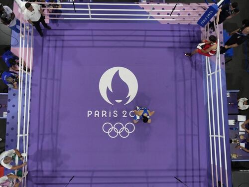 Bufera "intersex" sulle Olimpiadi, Meloni a Carini: "So che non mollerai"